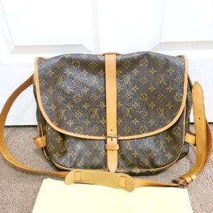 Louis Vuitton Saumur 35